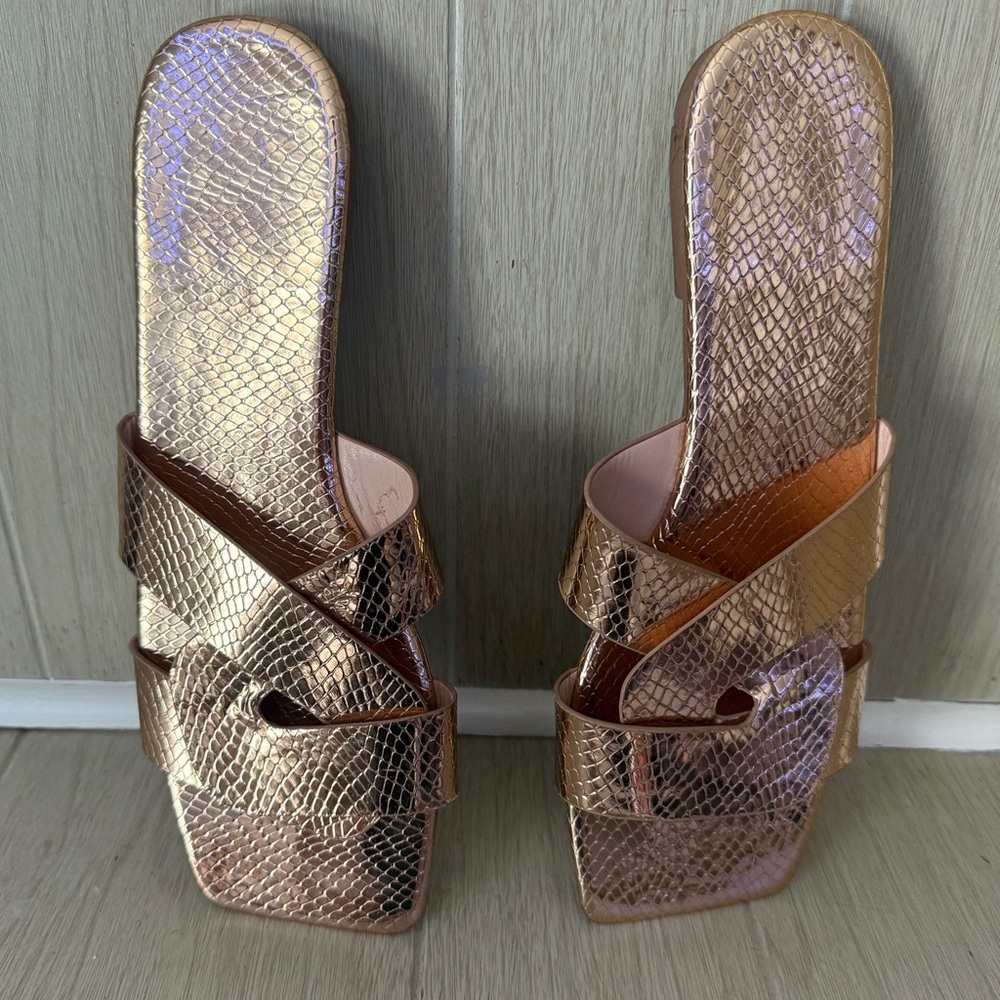 PRE-LOVED ROSE GOLD FLAT SANDALS